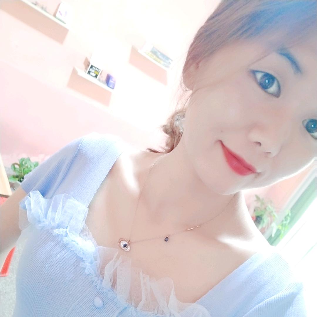 老板娘💋（賣喷雾）