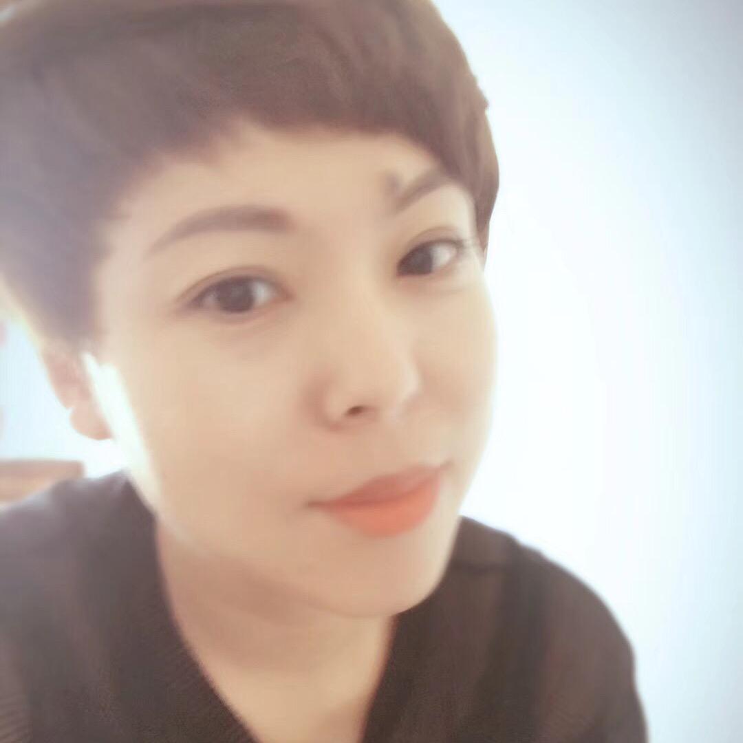 柒零后律姐