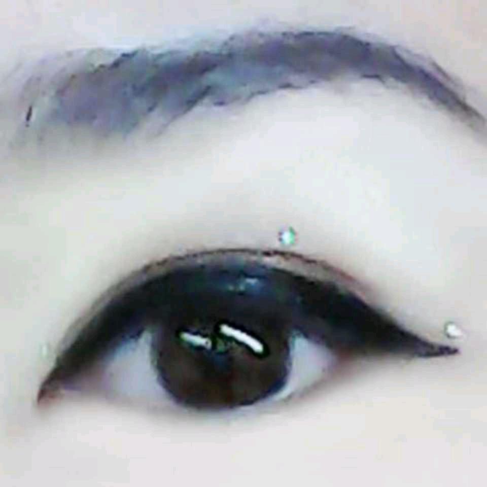 天真de无奈(媛媛老师化妆师)