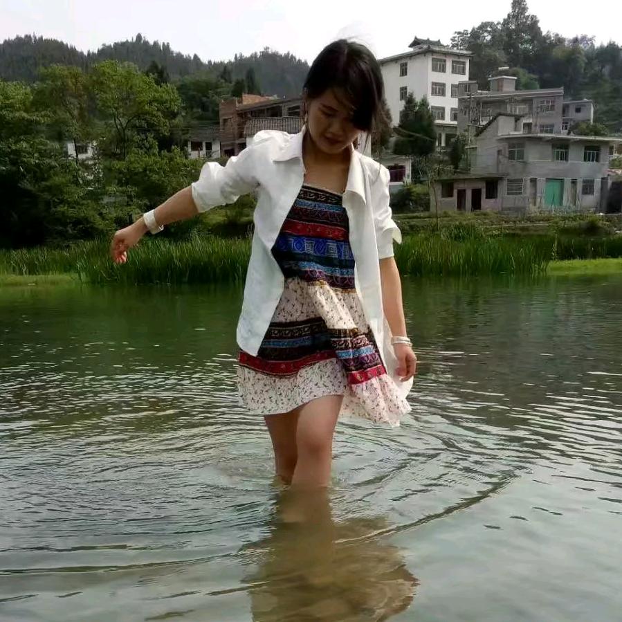 凯里兴亿达—卖新车（小龙妹）