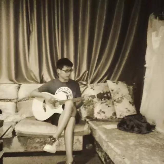 会飞的大鲸鱼🐳