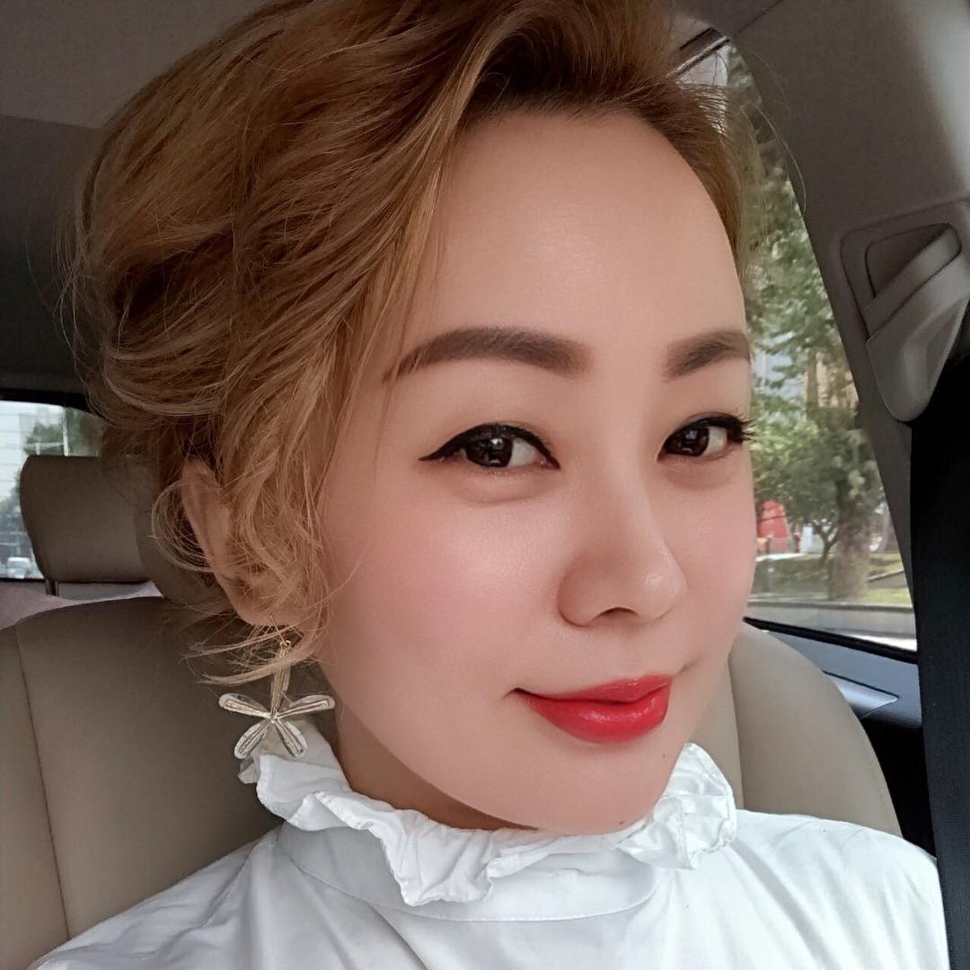 杨岚香港缔美妍