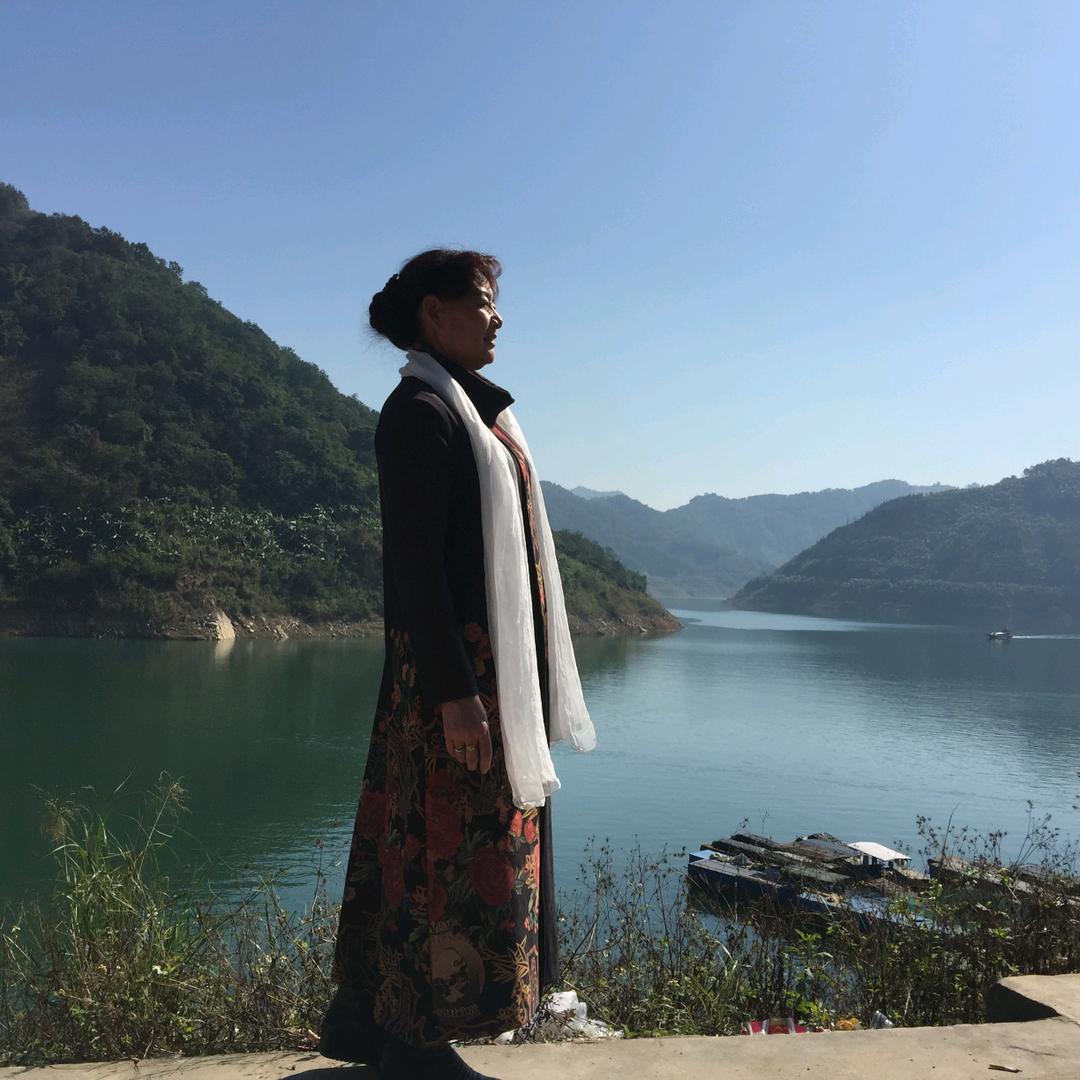 琴英