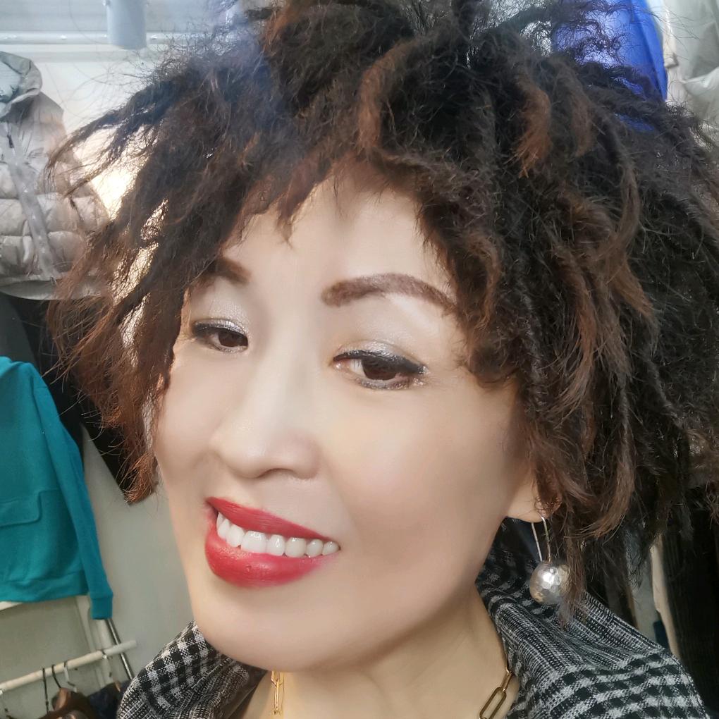 爆炸头女装服饰