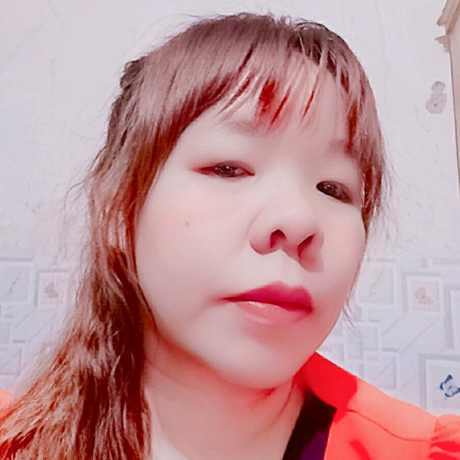 小何
