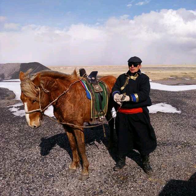 ᠦᠵᠦᠮᠦᠴᠢᠨ