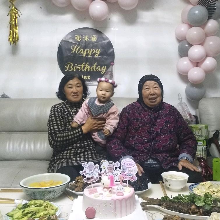 小开心奶奶