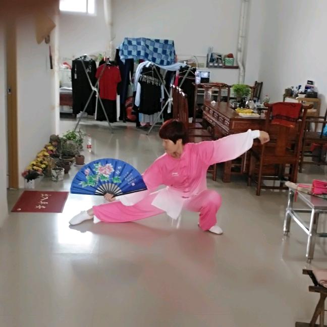 虹姐
