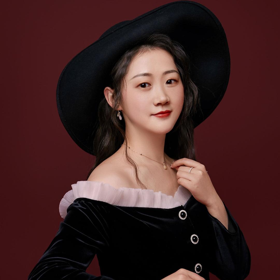 塔罗皇后黄纤雲