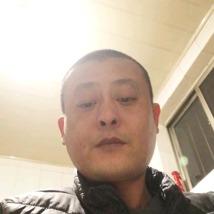 在(ง •̀_•́)ง杰諵桃