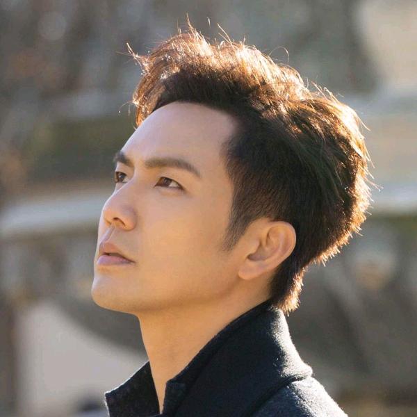 草根“365情诗王子”