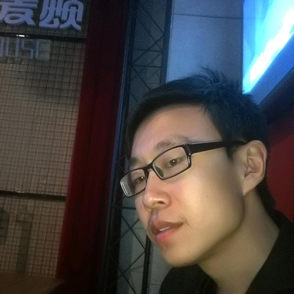 黑色衬衣