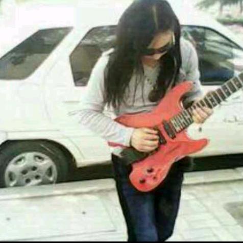 吉他手三妹子