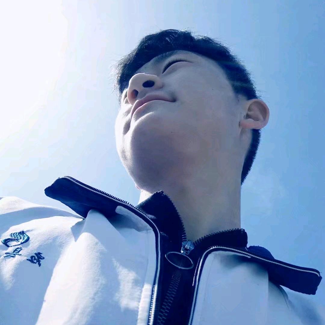 妳的体育老师꧂