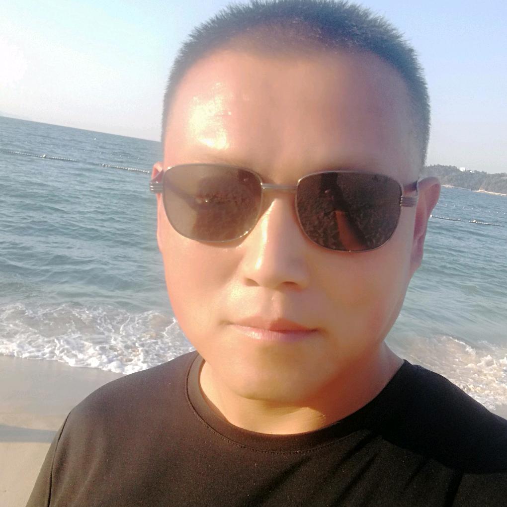 于哥随车吊轮挖