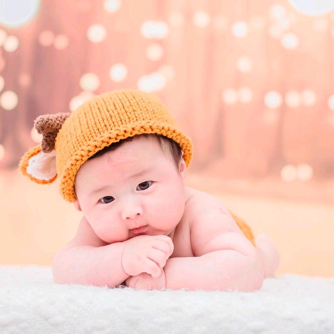 笑而不语(橱窗里有好物可拍哦)