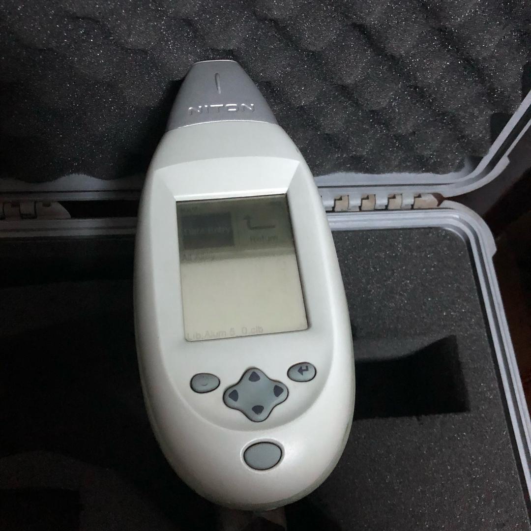 回收特种模具钢钨钢䤭🈶️金属进口设备等