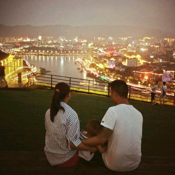 家和万事兴，家廉万人敬。