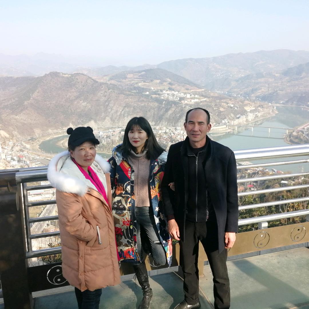 带刺的玫瑰🌻🌷🌹💐