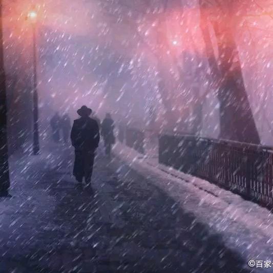 青衫白衣࿂