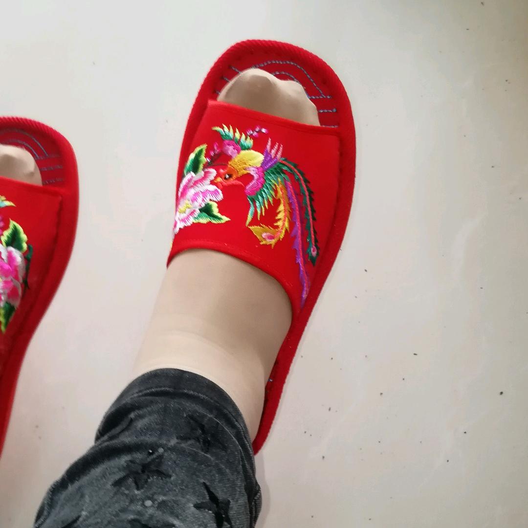 乐兴百货，绣花拖鞋