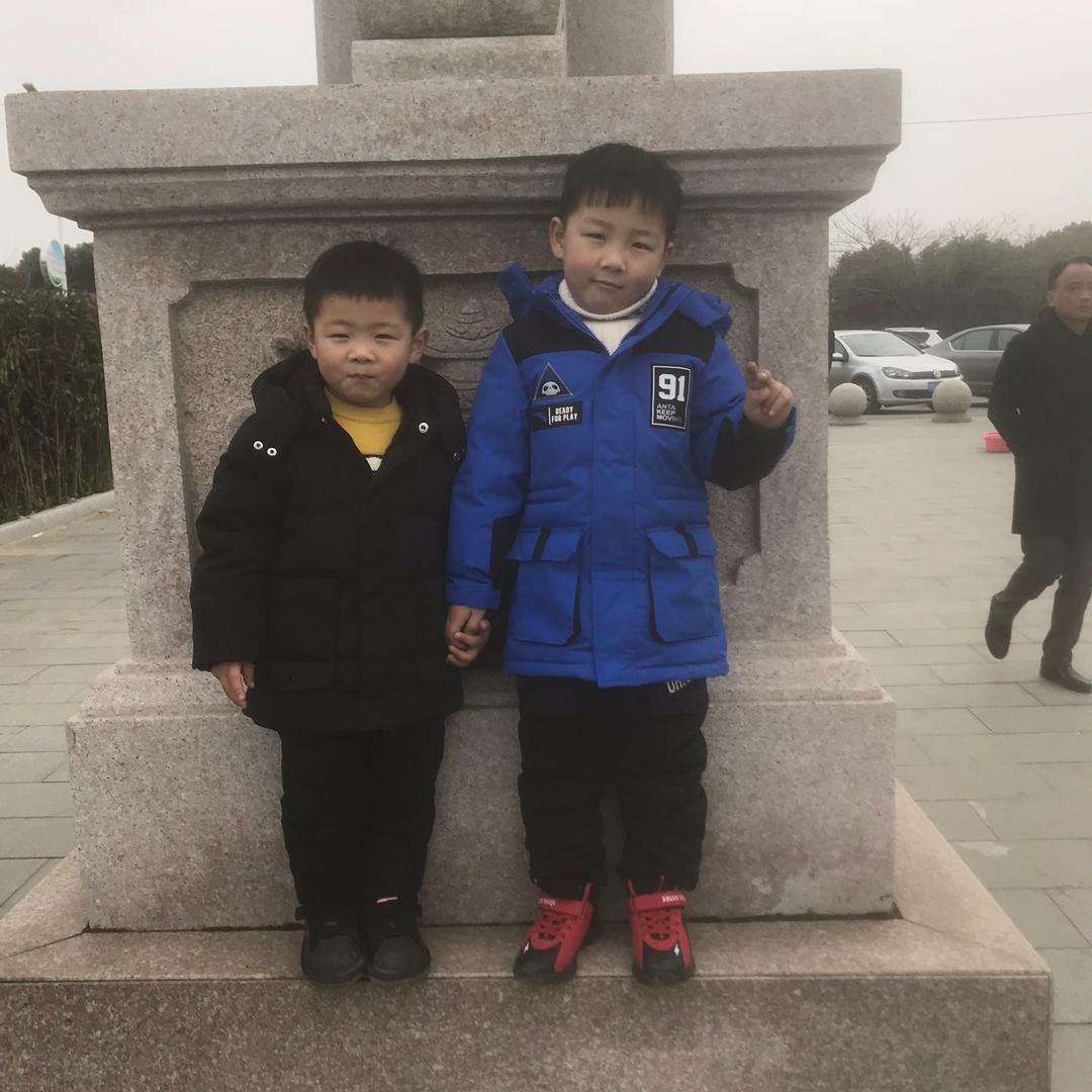 六七月的雪