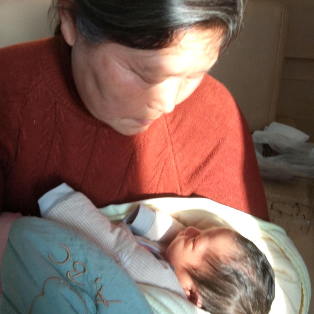 爱榨油的孙妈妈