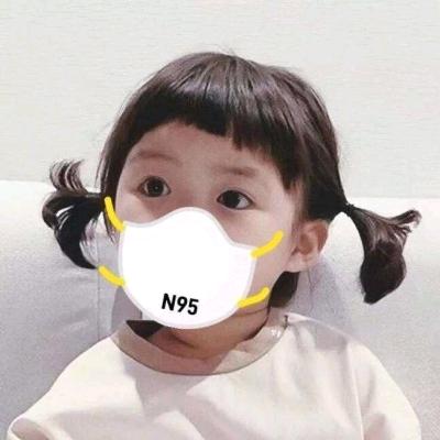 闪闪发光的大白兔女孩