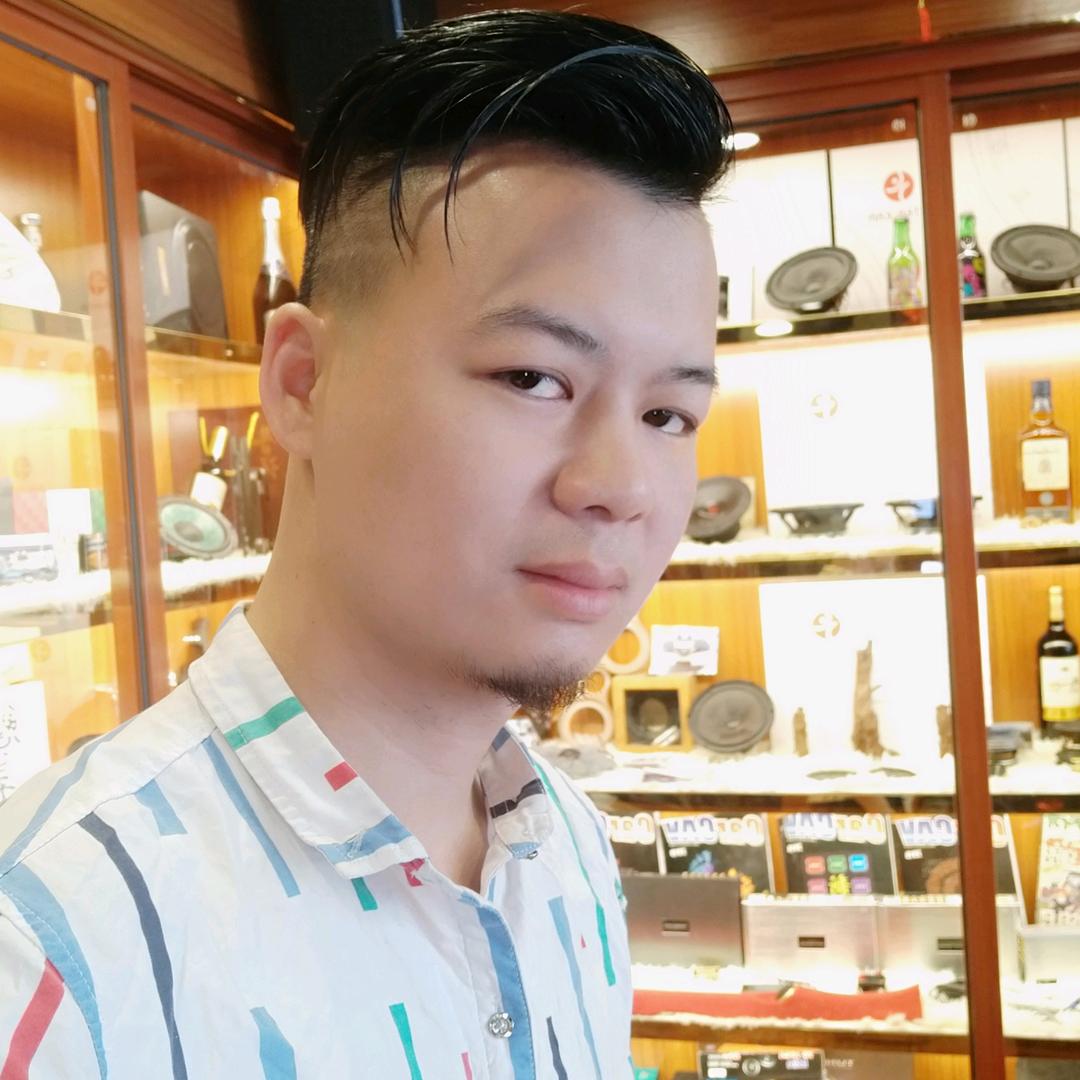 石民专业汽车音响店