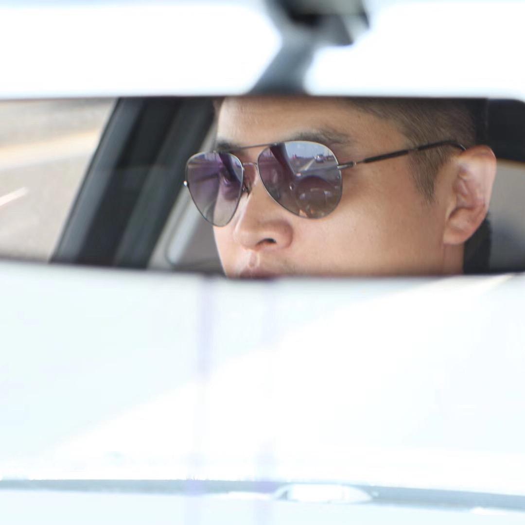 谈笑间