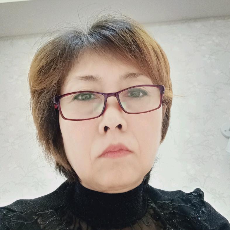 喜欢紫色的阿姨
