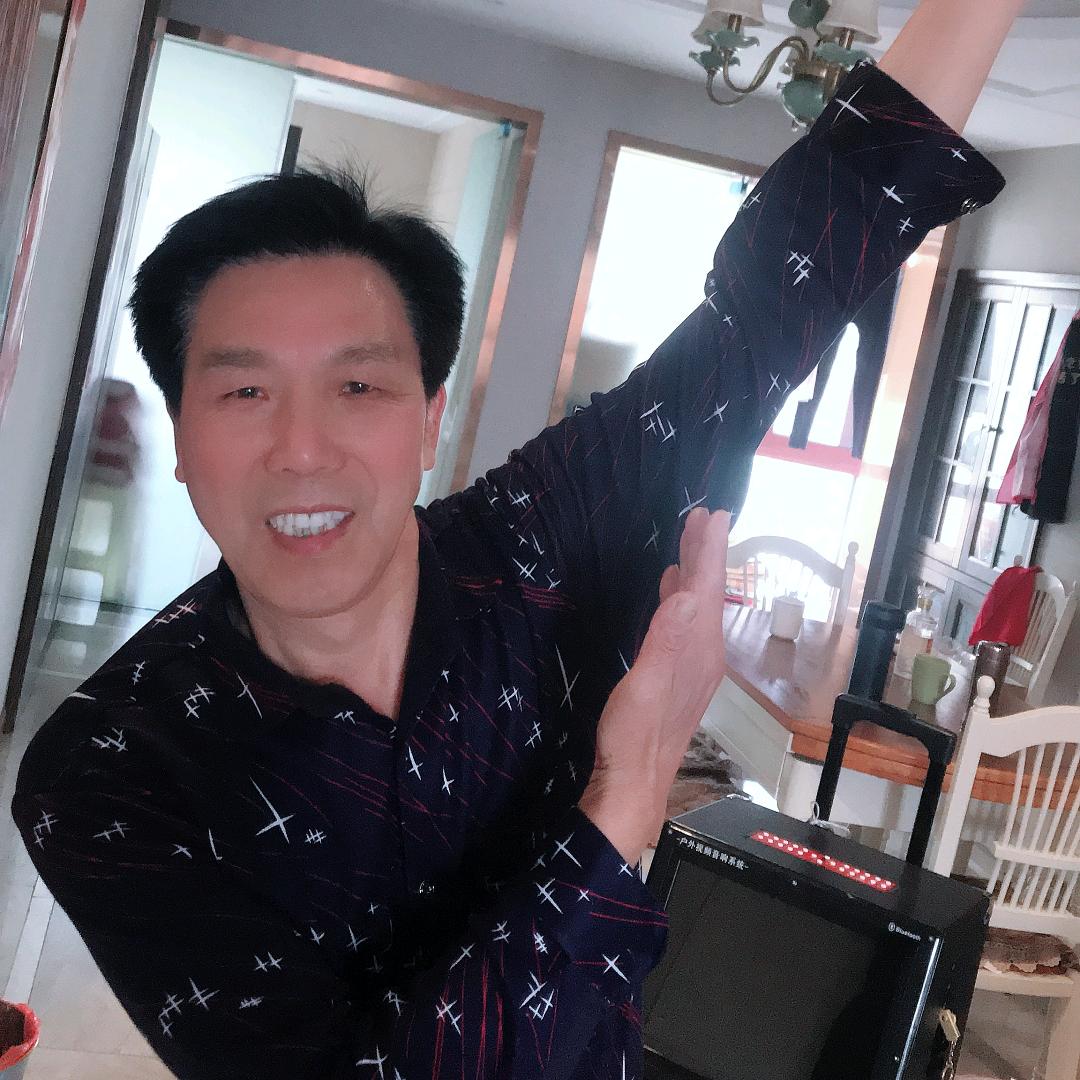 爱跳舞的王爷爷