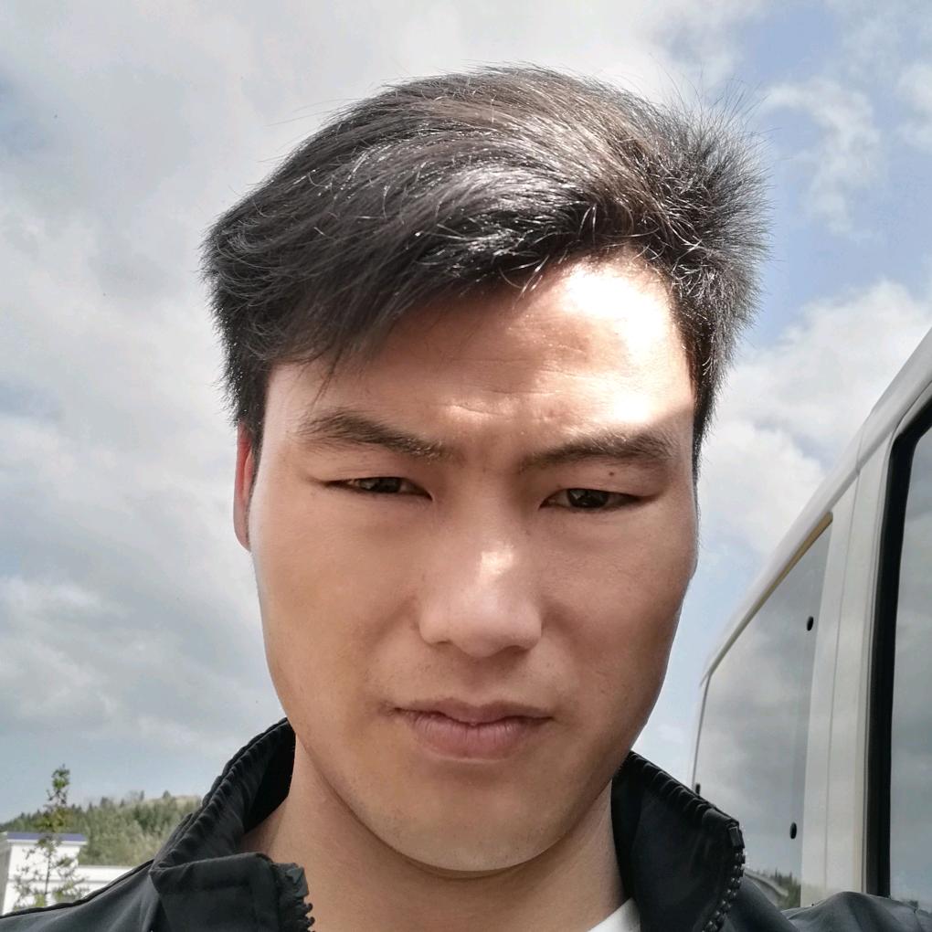 以建设美丽忠信为中心；绿化工程团队