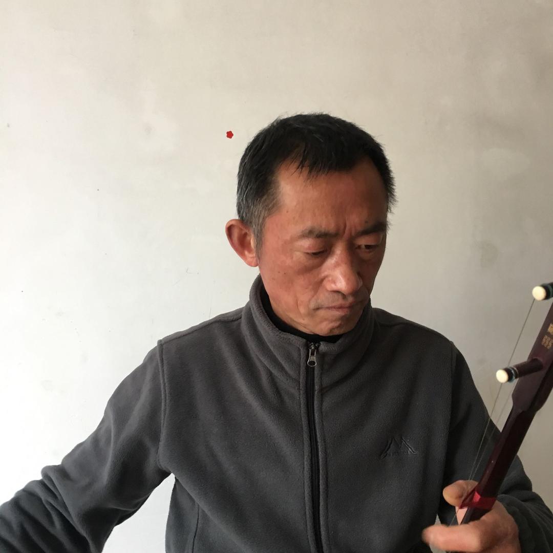 余胜荣凉亭乐队二胡