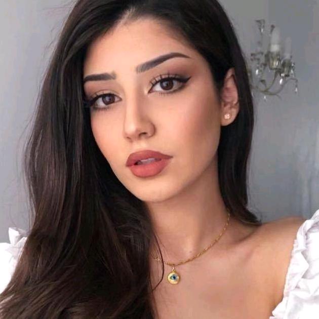 伊犁大巴扎迪拉首饰店A段1193号。