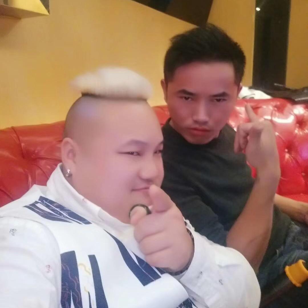 请叫我肥仔-钻石弓淋浴房源头厂家