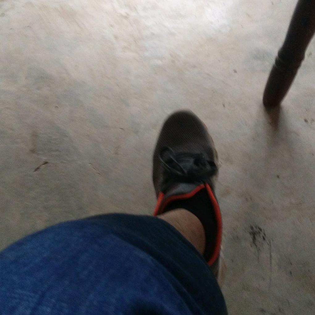 王权，多余