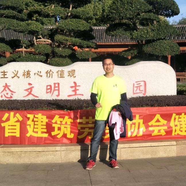 潘智龙