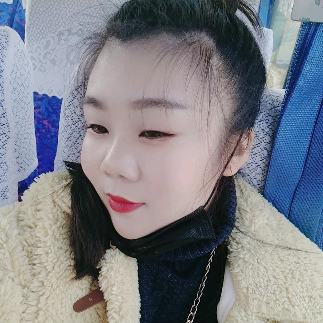 单眼皮园园吖