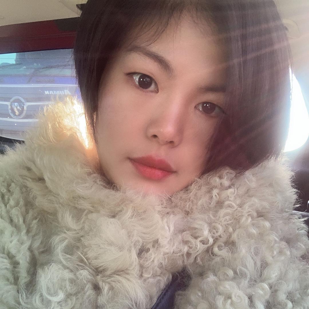 我叫大美，一个努力积极的姑娘，求关注呀