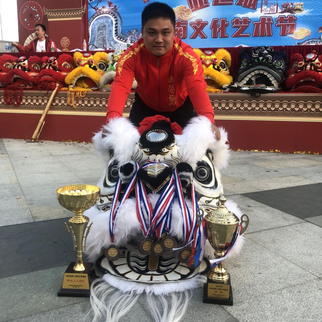 广西鹏荣舞狮创始人梁鹏