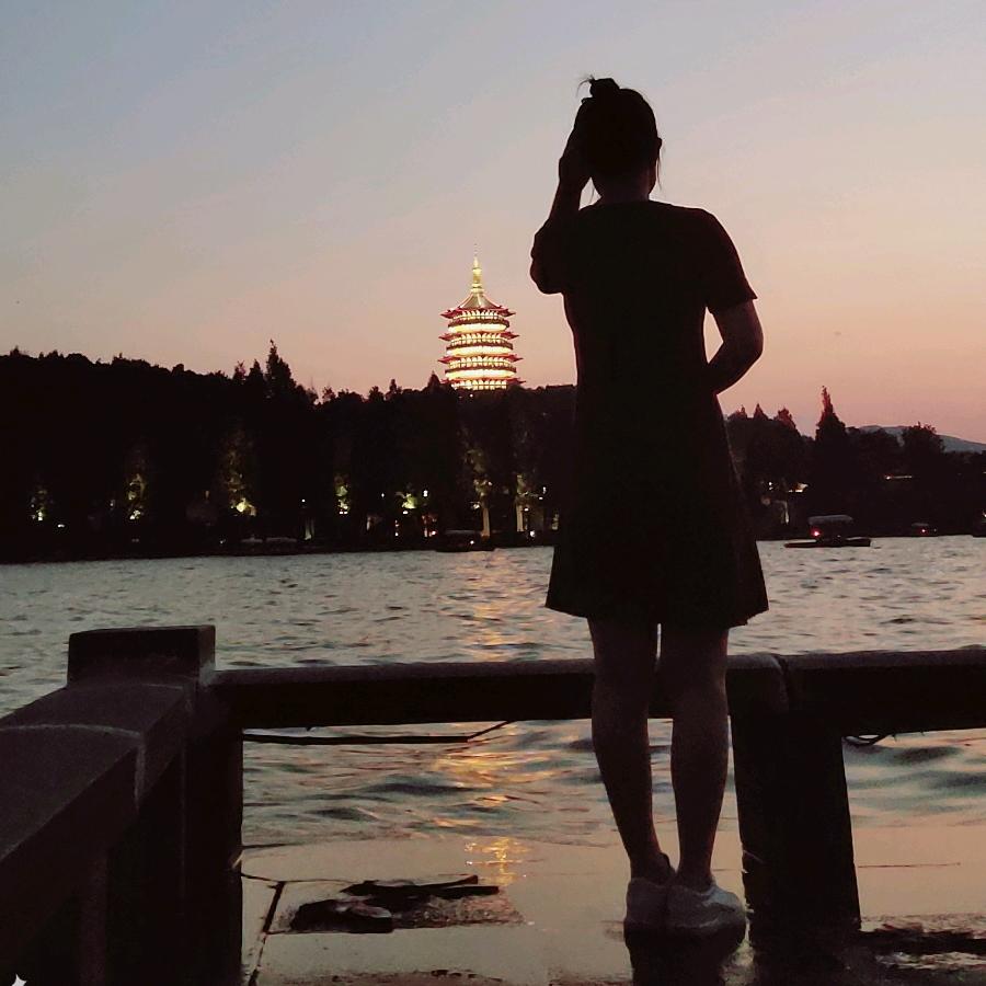小小小小卫。