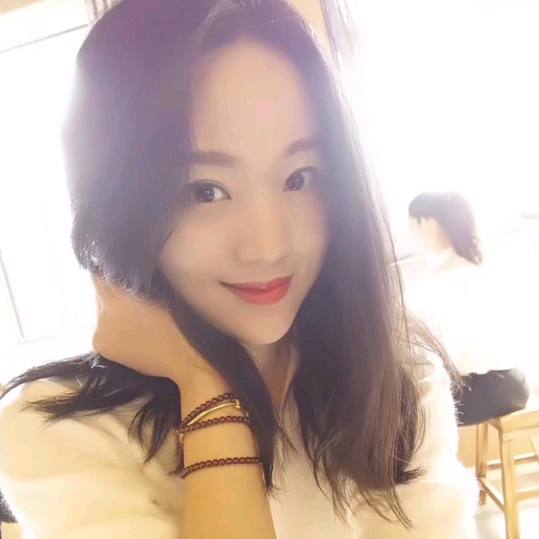 主持人小姐姐