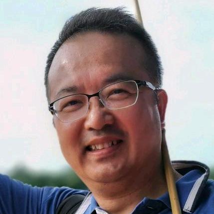 吹蓝调口琴的老高