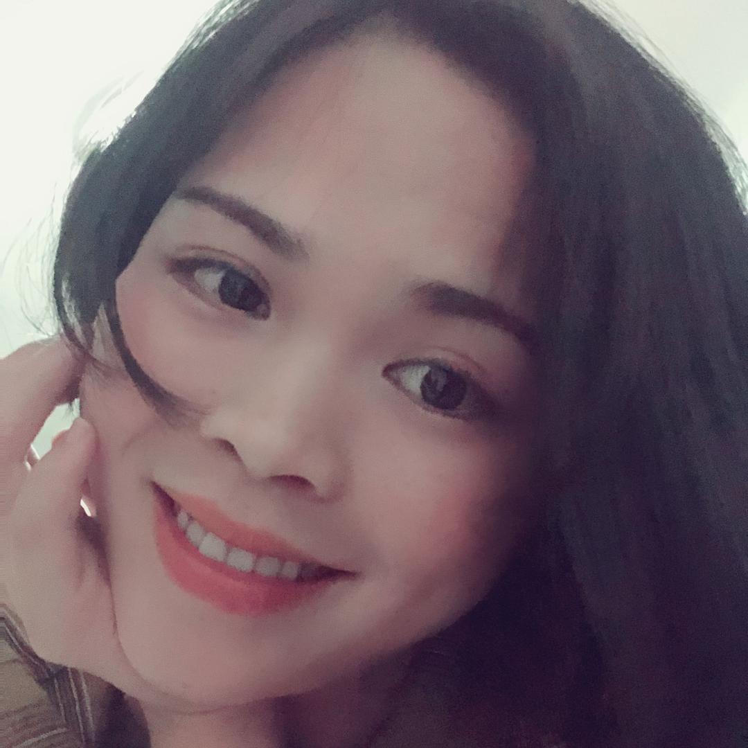 爱喝红牛的胖女孩