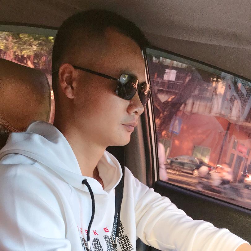 贫穷追不上哥的潇洒