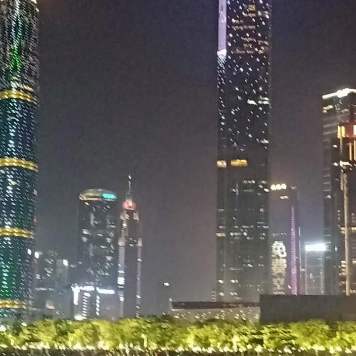 周玲