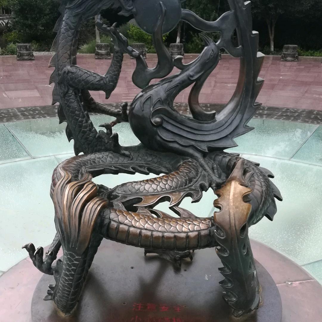 四川思语服饰！