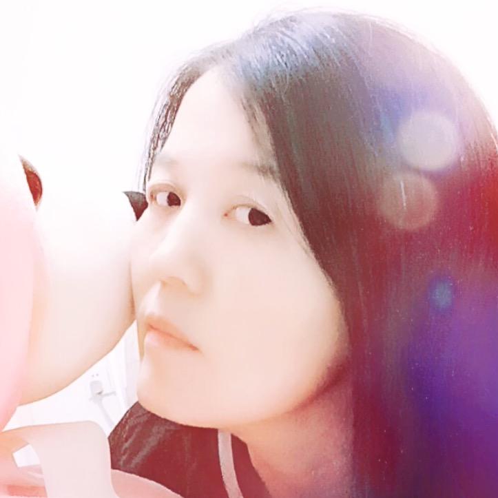 嫣然一笑