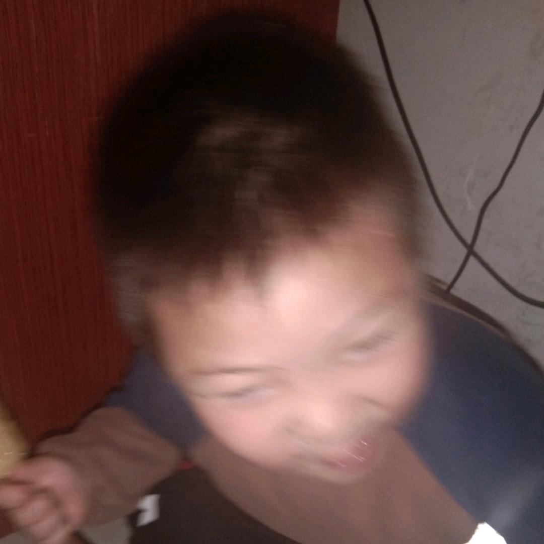甜甜的笑